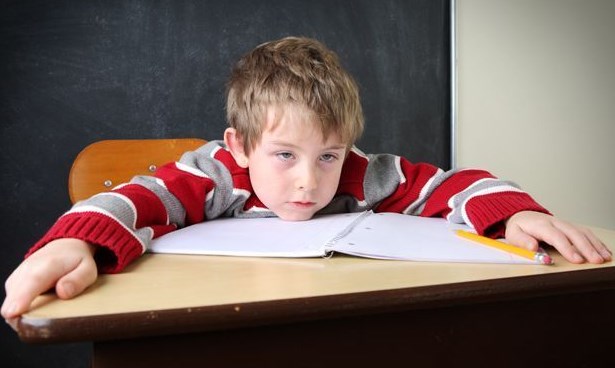 Tại sao trẻ bây giờ chán học, cảm thấy được làm mọi thứ và thiếu kiên nhẫn?